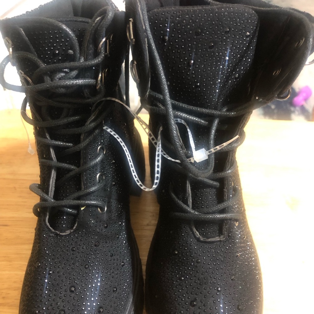Stylish Black Ankle Boots with Chunky Sole